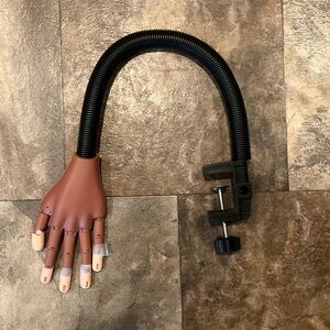 Flexible Hand for practicing nails
